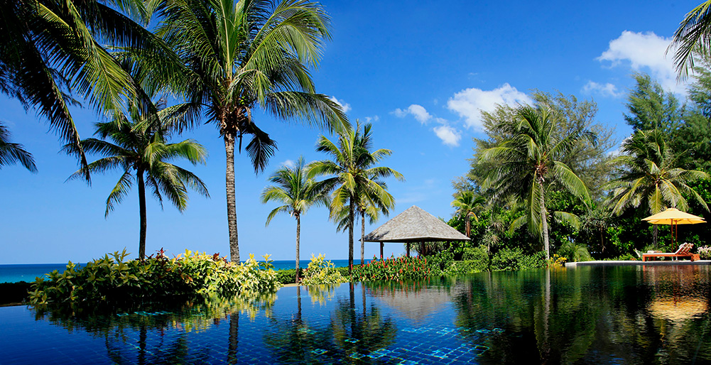 Baan Taley Rom - Infinity pool overlooking the Andaman Sea